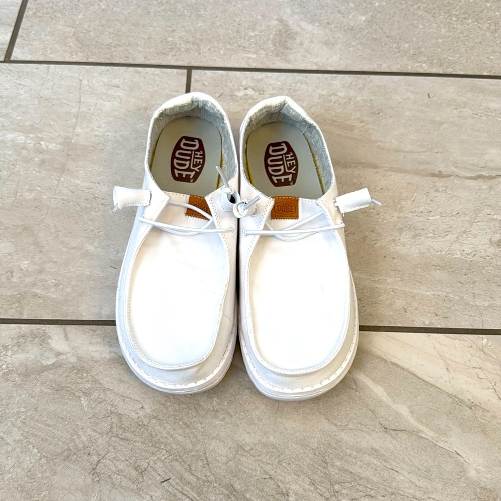 White HEYDUDE Wendy shoes size 8